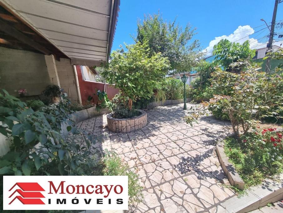 Casa à venda com 3 quartos, 430m² - Foto 2